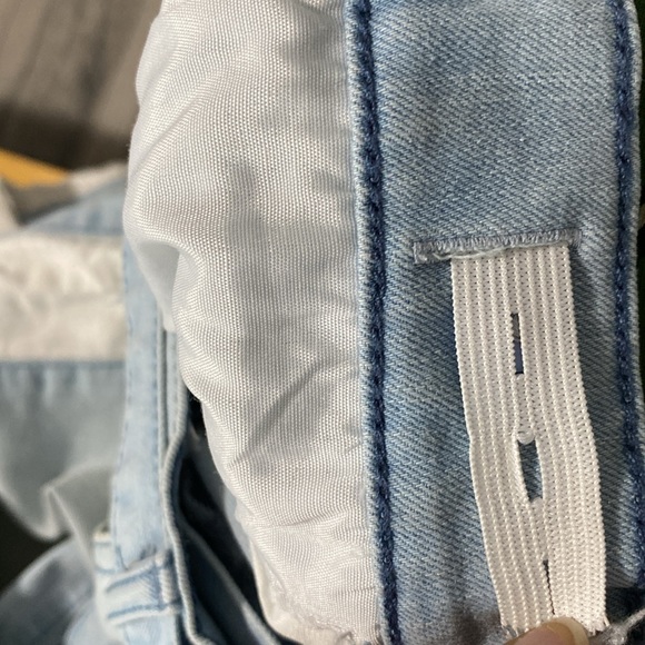 Blue and white jeans - Picture 3 of 3